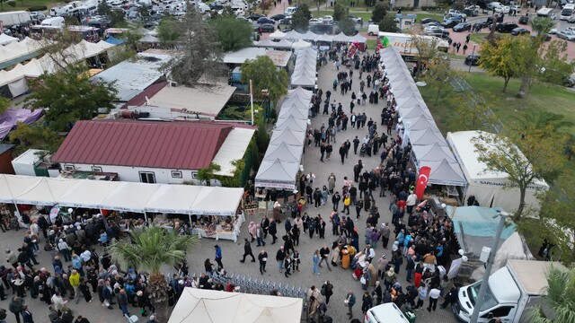 İzmir'de Manisa Kültür ve Sanat Festivali düzenlendi