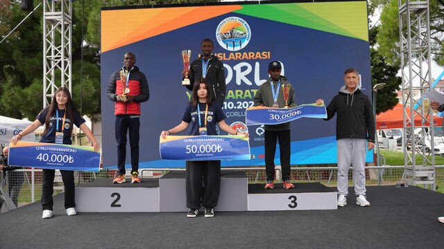 Tekirdağ'da Uluslararası Çorlu Yarı Maratonu düzenlendi