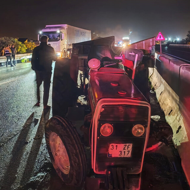 TIR ile çarpışan traktörün sürücüsü öldü