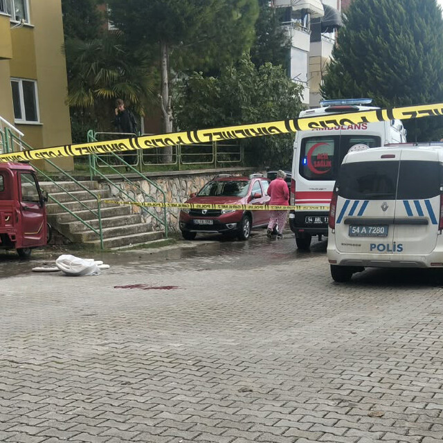 Eski komşusunu tabancayla öldürdü