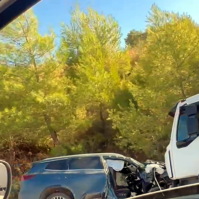 Antalya'da kamyon ile cip çarpıştı; 1 turist öldü, 3 yaralı