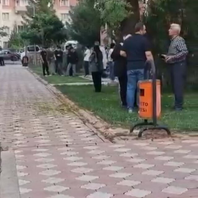 Batman'da halı silkelerken 8'inci kattan düşüp öldü