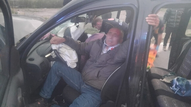 Gebze'de iki otomobil çarpıştı: 4 yaralı
