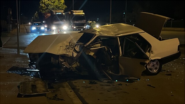 Konya'da iki otomobil çarpıştı: 5 yaralı