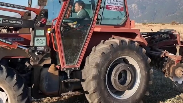 Tavas Belediyesi çiftçiye destek için 480 dekarlık alanda mahsul yetiştirecek