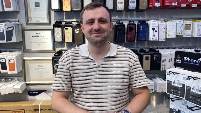 Online alışverişte sahte telefonlara dikkat
İnternetten alınan cep telefonları ikinci el çıkabilir
Telefoncu Yiğit Aytekin:
"Kutu içerisinden çıkan telefon gerçek olmuyor"