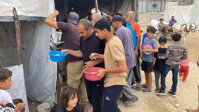 Yüksekova'da düzenlenen hayır çarşısı geliri ihtiyaç sahiplerine ulaştırıldı