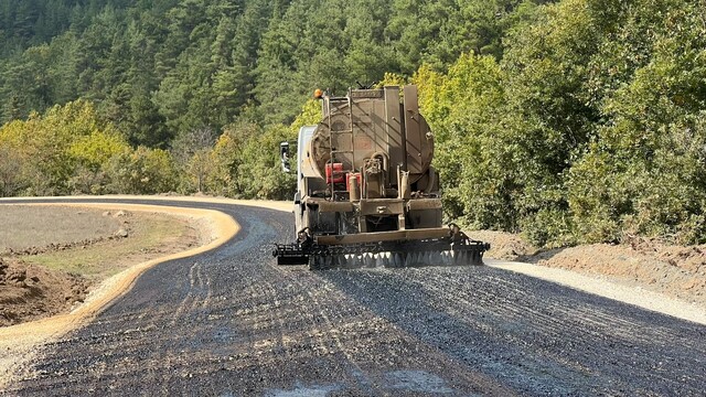 Büyükşehir, Osmangazi'de 10 kilometrelik yolu yeniledi