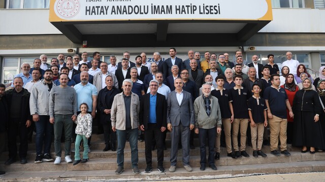 Hatay'da mezunlar buluştu, eski dostluklar yeniden canlandı