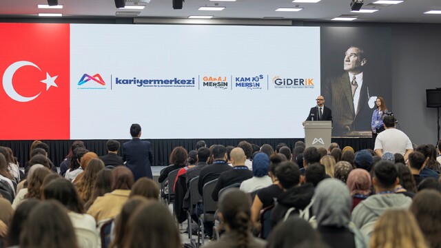 Mersin'de gençler teknoloji dünyasıyla buluştu