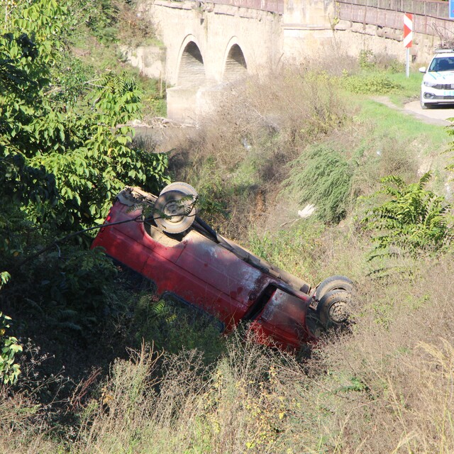 Amasya'da minibüs dereye uçtu: 9 yaralı