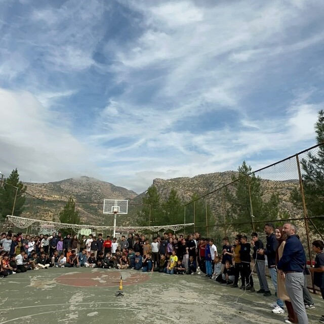 Siirt'te 7'nci sınıf öğrencilerinden roket etkinliği