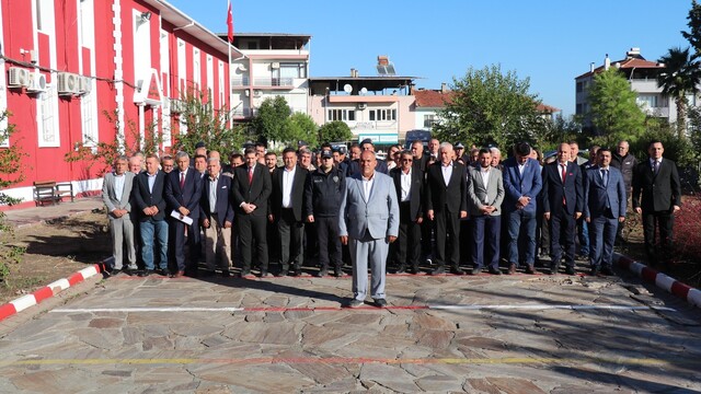 Başkan Özel, muhtarların gününü kutladı