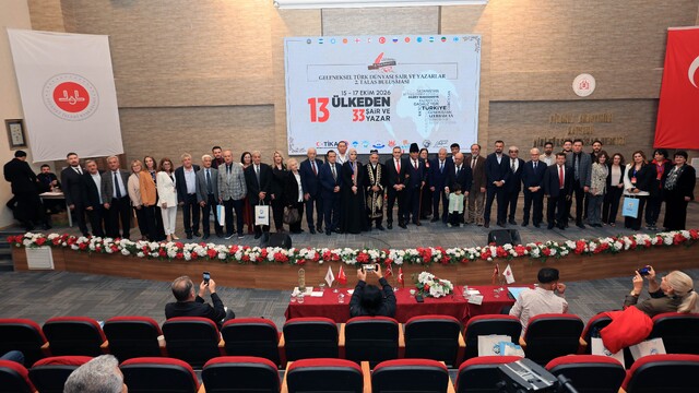 Türk dünyası Edebiyatı Talas'ta yankılandı