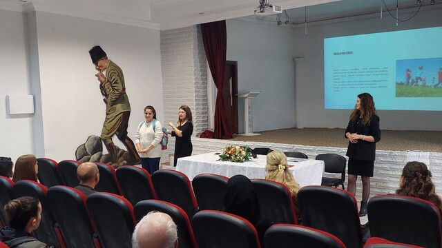 Eskişehir'de velilere yönelik "Okul ve Aile" semineri düzenlendi