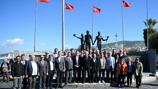 Kuşadası'nda Muhtarlar Günü kutlandı
