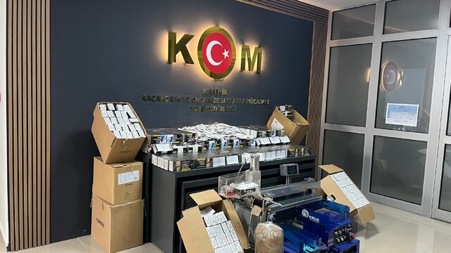 Kırşehir'de kaçak tütün operasyonu: 142 bin 600 makaron ele geçirildi