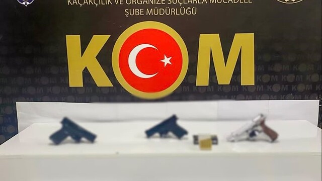 Isparta'da kaçak ürün ve silahlara el konuldu