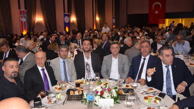 Vanlılar, gecelerini Bodrum AZKA Otel'de kutladı