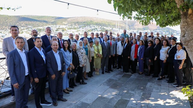 Bodrum'da 56 mahalle muhtarı için anlamlı kutlama