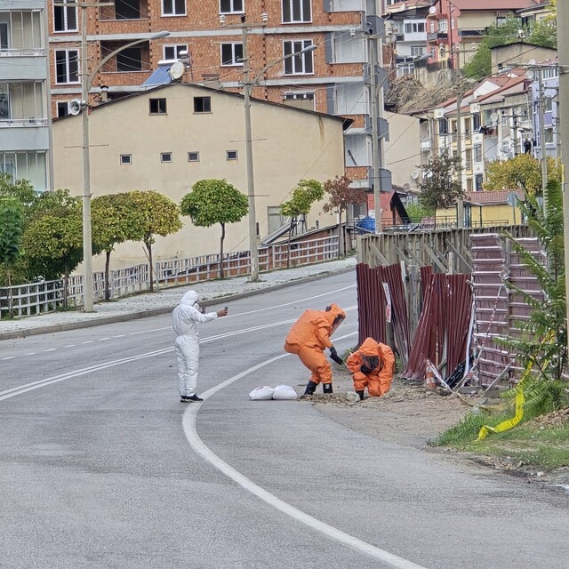 Gümüşhane'de kanalizasyondan çıkan gaz paniğe neden oldu