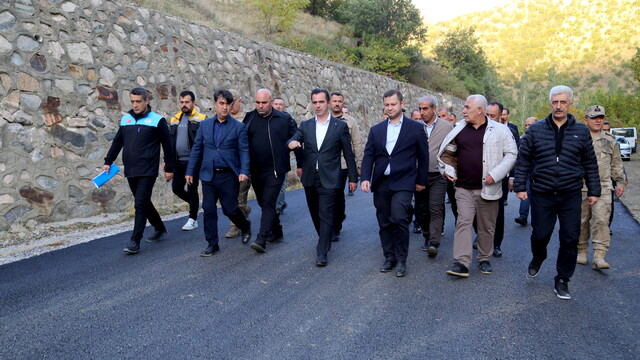 Bitlis'te huzura kavuşan kırsal bölgelerin yolları konforlu hale getiriliyor