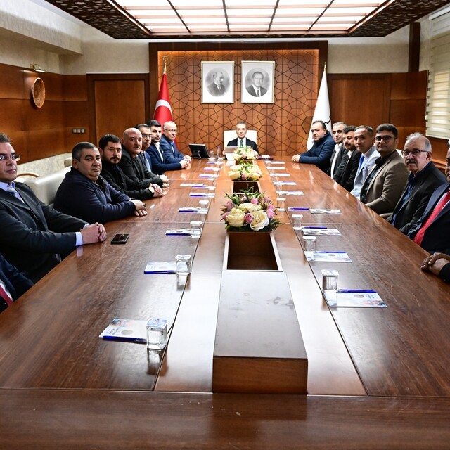 Nevşehir Valisi Hüseyin Kök, muhtarları kabul etti