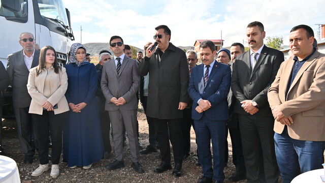 Suşehri'nde hayırsever iş insanı tarafından yaptırılacak caminin temeli atıldı
