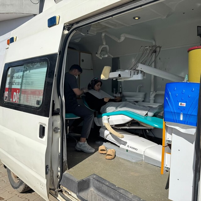 Siirt'in köylerinde mobil diş sağlığı hizmeti sürüyor