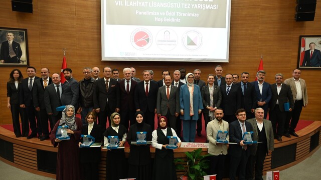 Muhammed İhsan Oğuz 7. İlahiyat Lisansüstü Tez Yarışması'nda ödüller sahiplerini buldu