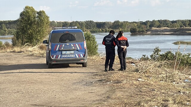 Meriç Nehri'nde botu alabora olan Iraklı ailenin kayıp son çocuğu için arama çalışmaları sürüyor