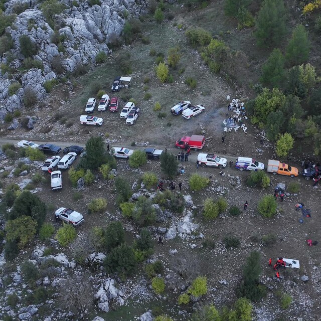 GÜNCELLEME - Isparta'da kanyonda mahsur kalan İHH gönüllülerini kurtarma ça...