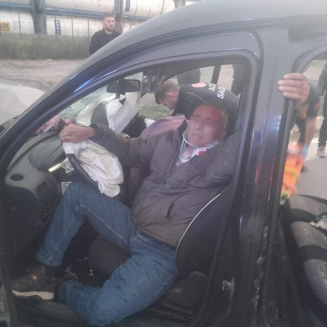 Gebze'de iki otomobil çarpıştı: 4 yaralı