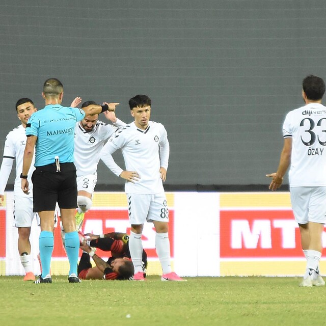 Altay evinde gülemedi