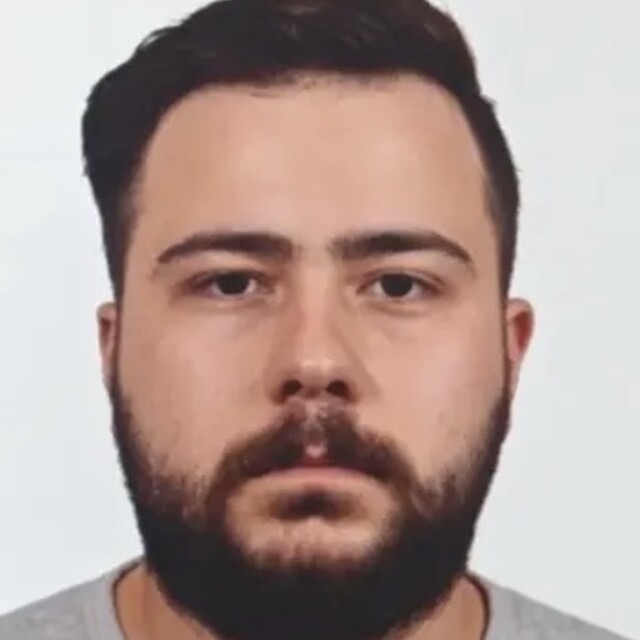 Konserde fenalaşıp ölen bankacı, toprağa verildi