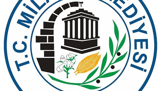 Milas Belediyesi'ne şafak baskını, polis belediye binasına giriş ve çıkışları durdurdu