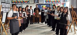 Okulda kurulan sanat atölyesinde yeteneklerini keşfedip ressam olmak istiyorlar