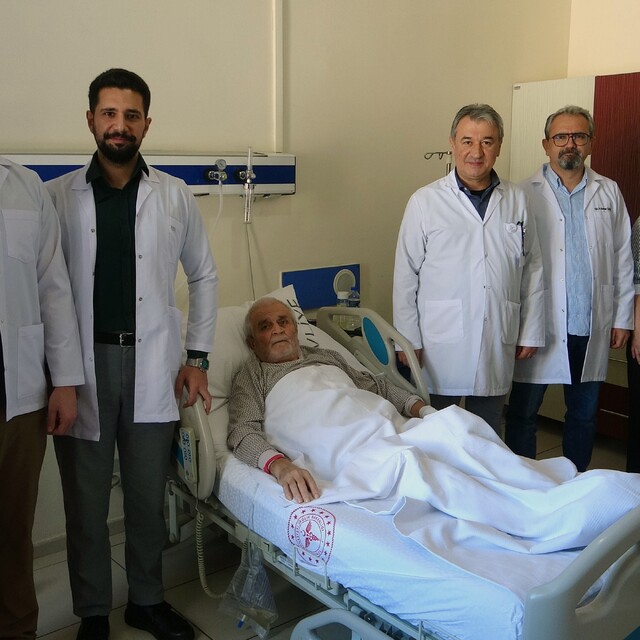 Dünyada 3, Türkiye'de ise ilk kez Giresun'da görüldü
Böbreği leğen kemiği i...