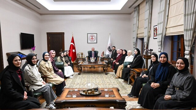 Kırklareli Valisi Turan ilahiyat fakültesi öğrencilerini kabul etti