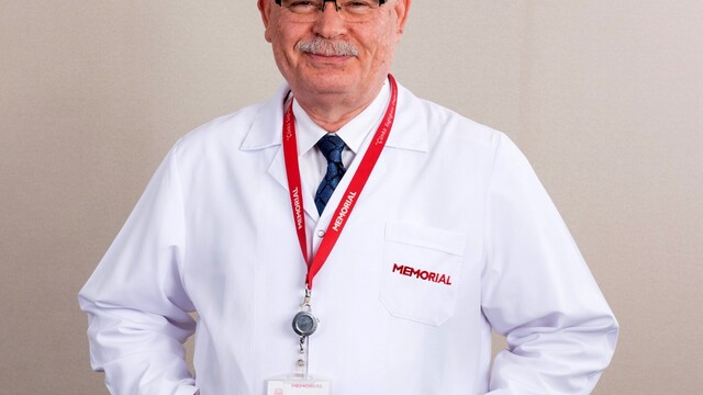 Prof. Dr. Ahmet Turan Aydın: "Osteoporoz dünya genelinde 500 milyondan fazla kişiyi etkiliyor"
Osteoporoz sessiz ilerliyor, kırıklar hayati risk taşıyor
"50 yaş üzerindeki her üç kadından biri ve her beş erkekten biri risk altında"