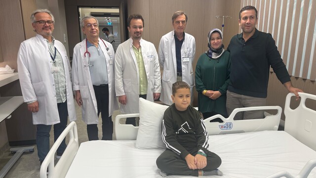 11 yaşındaki Ömer Asaf 9 yıl arayla ikinci kez böbrek nakli oldu