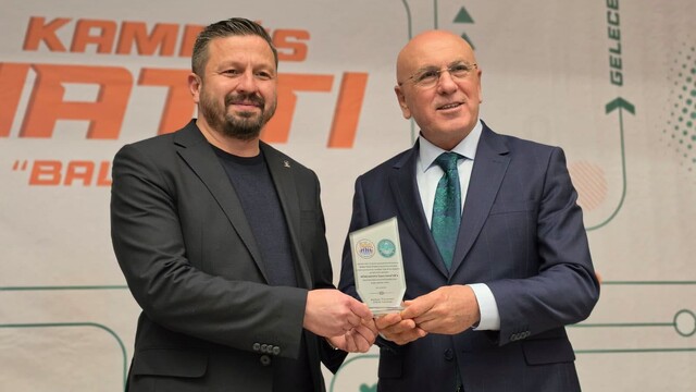 Balıkesir Üniversitesinde Türkiye Yüzyılı Zirvesi düzenlendi