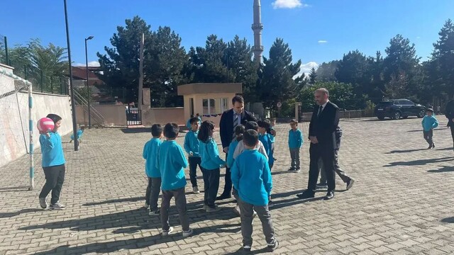 Tosya Kaymakamı Konak, öğrencilerle bir araya geldi
