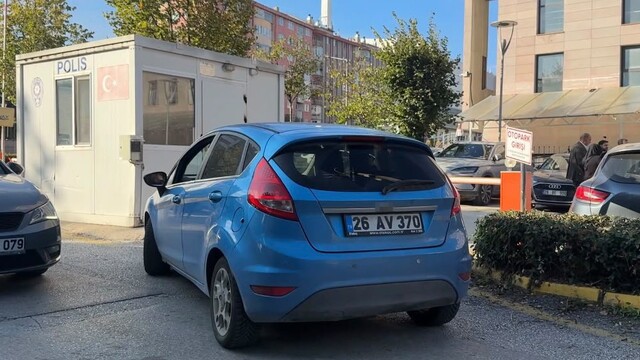 "Duruşmaya geç kaldım" diyerek ters yönde gitmekte ısrar eden avukata 13 bin TL ceza
Polisin ikazlarına aldırmayan avukata ceza