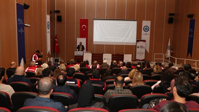 Eskişehir'de öğretmenlere afete hazırlık ve ilk müdahale eğitimi verildi
