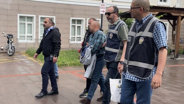 Tacize direndiği için vurduktan sonra "intihar etti" demişti, 3 suçtan ceza istendi
Hazırlanan iddianamede PTS kayıtları ve el svapları dikkat çekti
Silahın sağ elinde bulunan çocuğun solak olduğu iddianamede yer aldı