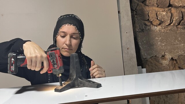 Eşine destek olmak için çıraklığa başladı, mobilya ustası oldu
Emel Pekşen: "Yapamam sandığım işleri bile yapabiliyorum"