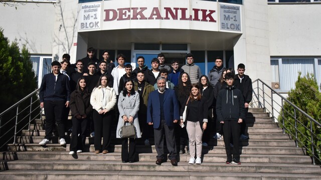 Üniversite eğitimini yerinde gördüler