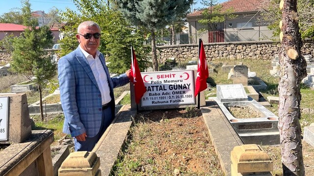 Malatyalı şehit polis Battal Günay kabri başında dualarla anıldı