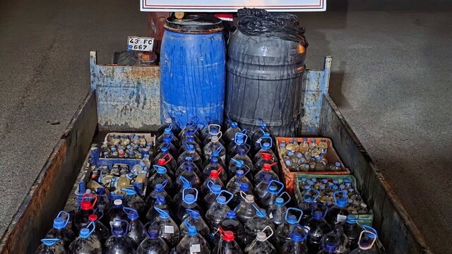 Kütahya'da 960 litre kaçak şarap ele geçirildi